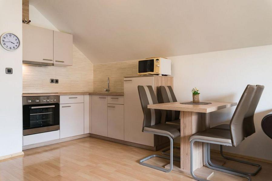 Apartma Jezerci Apartment Блед Стая снимка